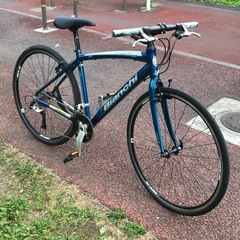 通勤通学にもおすすめのクロスバイク リユースクロスバイク ビアンキ カメレオンテ 3 サイズ47cm ネイビーの画像