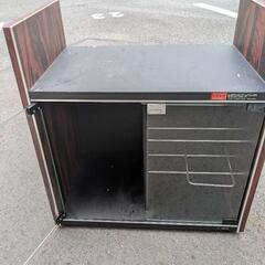 木製テレビボード ガラス扉付き

