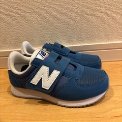 ほぼ新品　ニューバランス　スニーカー　キッズの画像