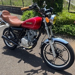 GN125H カスタム　赤　旧車スタイル　吸い込み　旧車