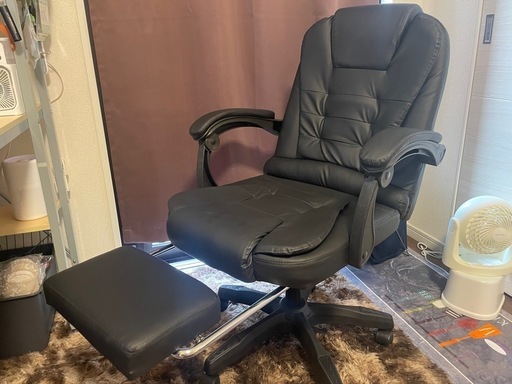 【美品】ゲーミングチェア／オフィスチェア（リクライニング・オットマン付き）