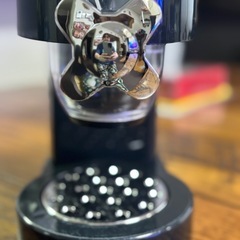 zevro フードディスペンサーの画像