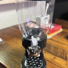 zevro フードディスペンサー