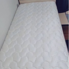 シングルベッド