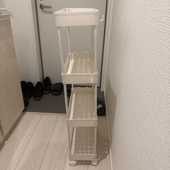 隙間　収納棚