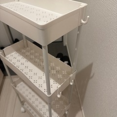 隙間　収納棚の画像