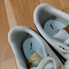 プーマスニーカー　23.0センチの画像