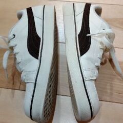 プーマスニーカー　23.0センチの画像