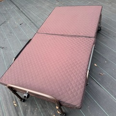 折りたたみベッド キャスター付き 引き取り限定（都城市）の画像