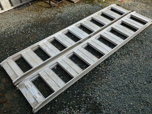 昭和アルミブリッジ SB210 巾 300ｍｍ 7尺 爪タイプ 全長 約2100ｍｍ 0.8トン 2本セット 運搬 積載 積み込み 中古品