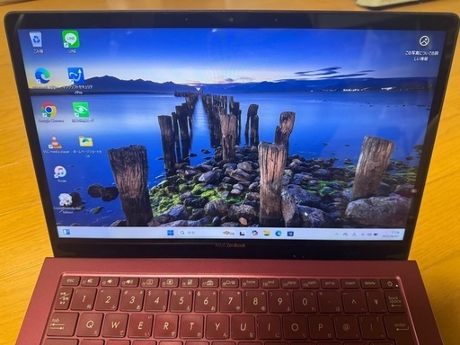新入荷品　 ZenBook S UX391UA 　Windows11　４K出力可能