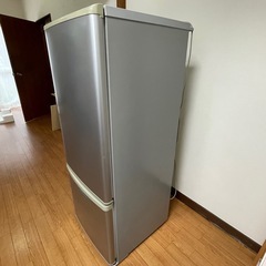 【お引き渡し先決定済み】【Panasonic 】冷蔵庫 168L 2011年製  週末引き取りに来て下さる方の画像