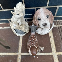 犬、リス、スズメオブジェの画像
