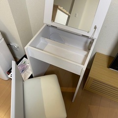 イス付き化粧台　★無料★ 0円であげます