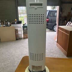 コイズミ 遠赤外線電気ストーブ KKH-0961 900W 縦型スリム ヒーター 2016年製の画像