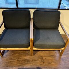 おしゃれなカフェ向けの椅子２脚セット