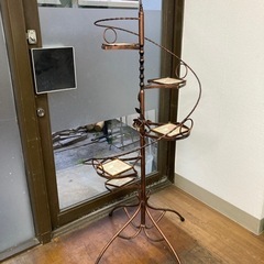 アンティーク飾り棚　アイアンフレーム　タイルの画像