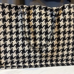 H&Mトートバッグ ブラックとホワイト チェック柄の画像