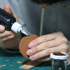 完全在宅！革製品の染色・補修作業