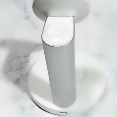 🔌【iPhone・AirPods・Apple Watch対応！】
✨3-in-1 ワイヤレス充電スタンド✨の画像