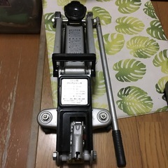 フロアジャッキ