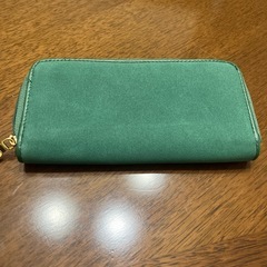 ヴァレンティノ グリーン 福財布 未使用に近いお品ですの画像