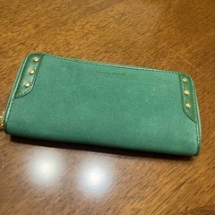 ヴァレンティノ グリーン 福財布 未使用に近いお品ですの画像