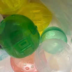 ガチャガチャ 空カプセルの画像