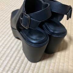 【最終値下げ】AZUL サンダルLの画像