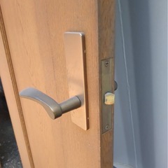 木製ドアの画像