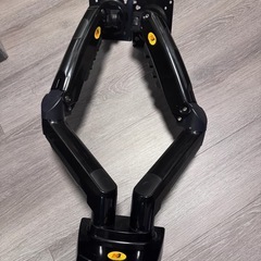 モニターアーム