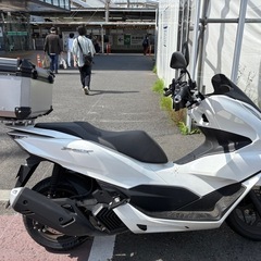 リアボックス付き　pcx jk05 125cc
の画像