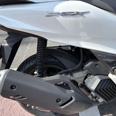 リアボックス付き　pcx jk05 125cc
の画像
