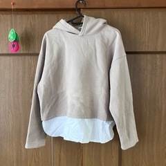 GU パーカートレーナー　ベージュ　Sの画像