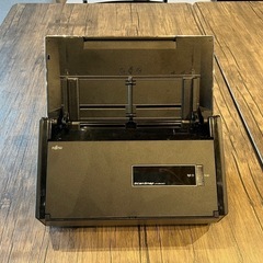 スマホでも操作可。スキャナーで全ての紙媒体を手のひらに＜富士通＞ Scan snap ix500 美品の画像