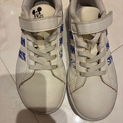 adidas ミッキー　18.5