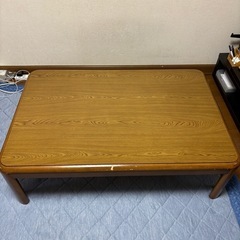 長方形木目調テーブルとコタツ布団