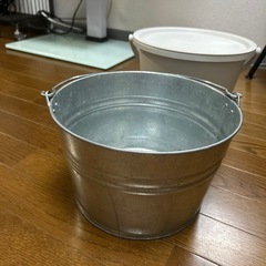 無印良品⭐︎トタンバケツ(&ポリバケツ)