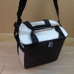 BMW ディーラー プレゼント品 簡易保冷バッグ 未使用品 28cm  × 28cm × 18cmの画像