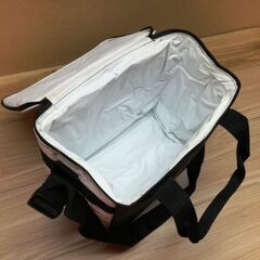 BMW ディーラー プレゼント品 簡易保冷バッグ 未使用品 28cm  × 28cm × 18cmの画像