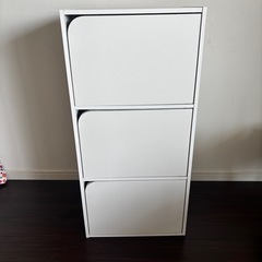 扉付き3段ボックス　棚