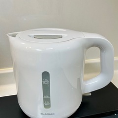 電気ケトルの画像