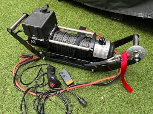 ウインチ 12v 8000lb ウインチマウント付き　ナイロンロープ30