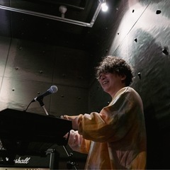 ベース、キーボード求めてるバンド有償にて承ります！ - バンド