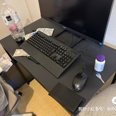 デスク、棚