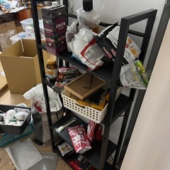 デスク、棚の画像