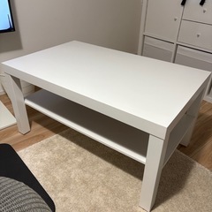 IKEAのコーヒーテーブル　白