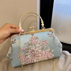*★新品★花刺繍 フラワー エレガントな パーティー クラッチバ...