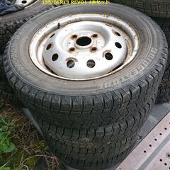 スタッドレスタイヤ 155/65R13 4本 REZVO1