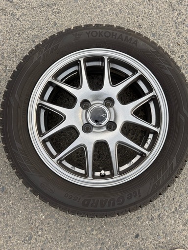 スタッドレスタイヤ